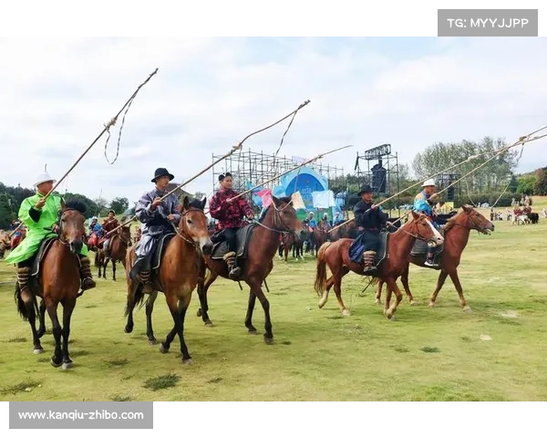 锡林浩特草原棒球赛首创文旅融合模式赛后体验非遗那达慕狂欢盛宴 锡林浩特草原棒球赛首创文旅融合模式赛后体验非遗那达慕狂欢盛宴